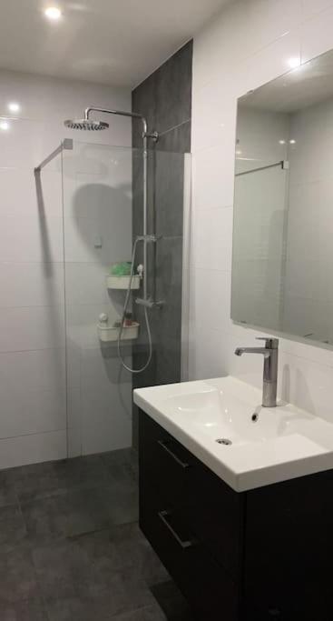 Lovely 1 Private Bedroom With Garden View Roterdão Exterior foto